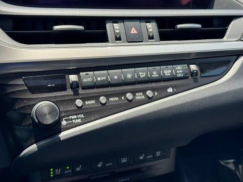 Used 2019 Lexus ES 350 w/ Accessory Package FWD image 15
