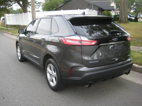 Used 2019 Ford Edge SE image 4