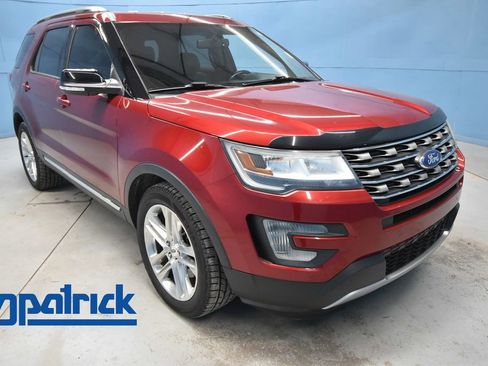 Used 2017 Ford Explorer XLT w/ Equipment Group 202A image 1