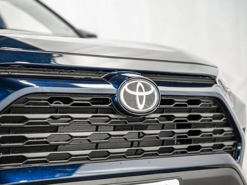 New 2025 Toyota RAV4 XLE image 11