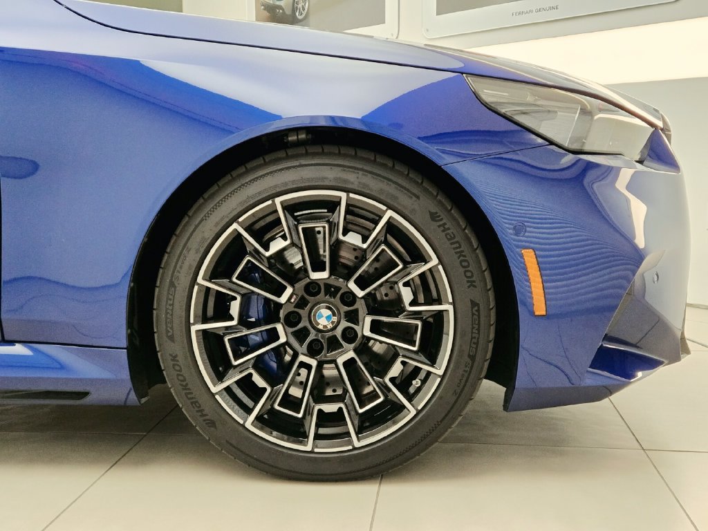 Used 2025 BMW M5 w/ Carbon Package AWD/4WD image 8