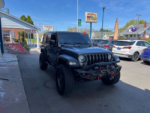 Used 2019 Jeep Wrangler Unlimited Sport S AWD/4WD image 4