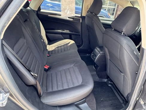 Used 2020 Ford Fusion SE FWD image 30