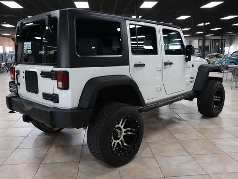 Used 2017 Jeep Wrangler Unlimited Sport w/ Quick Order Package 24S AWD/4WD image 5