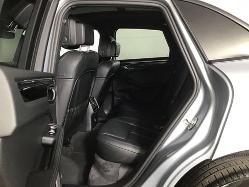 Certified 2026 Porsche Macan AWD/4WD image 27