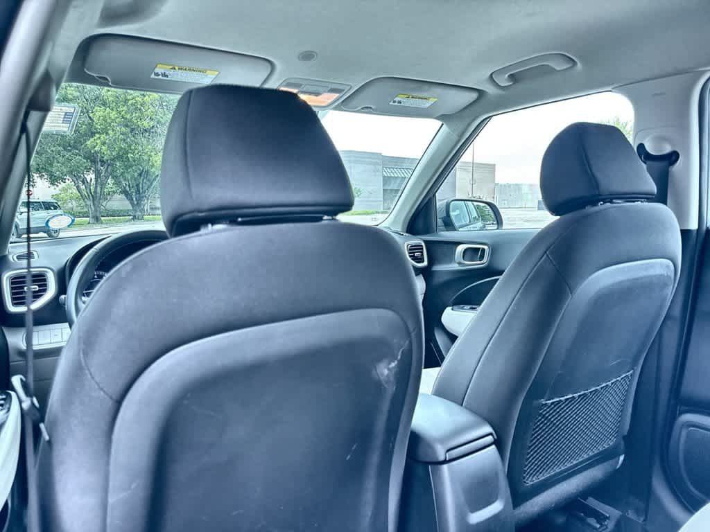 Used 2021 Hyundai Venue SEL FWD image 23