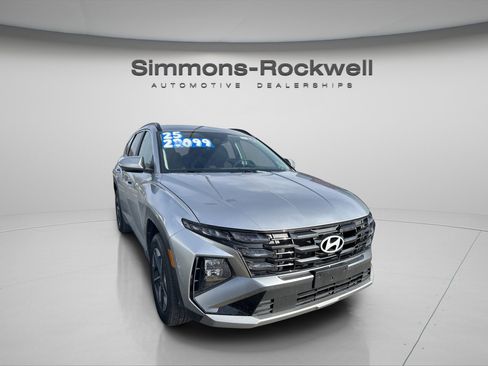 Used 2025 Hyundai Tucson SEL image 2