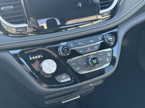 New 2026 Chrysler Pacifica Select FWD image 24