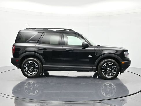 Used 2025 Ford Bronco Sport Outer Banks w/ Outer Banks Tech Package+ AWD/4WD image 4