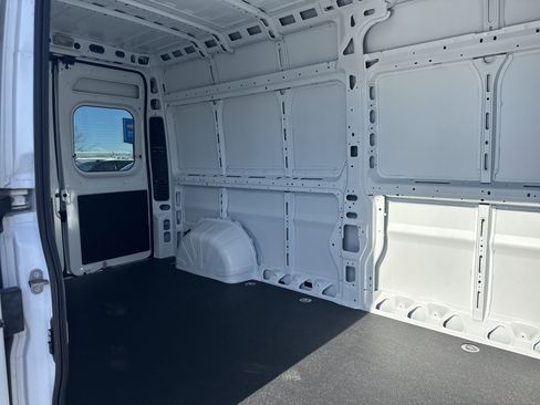 Used 2024 RAM ProMaster 2500 image 10