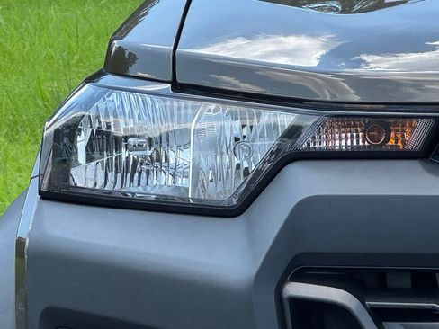 Used 2023 Chevrolet Colorado Trail Boss w/ Advanced Trailering Package AWD/4WD image 4