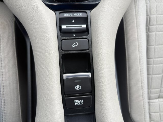 Used 2024 Honda HR-V LX image 16