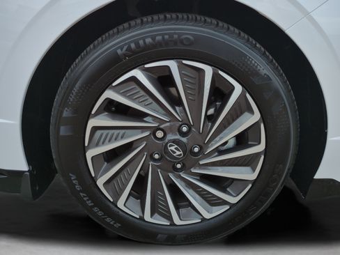Certified 2025 Hyundai Sonata SEL FWD image 25
