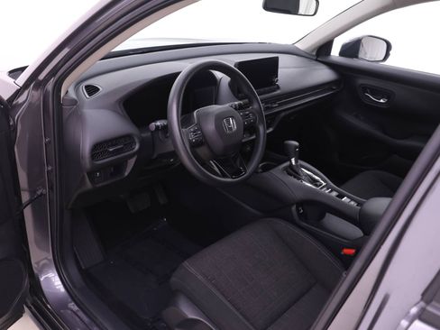 Certified 2023 Honda HR-V LX image 3