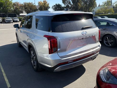Used 2023 Hyundai Palisade Limited w/ Cargo Package FWD image 4