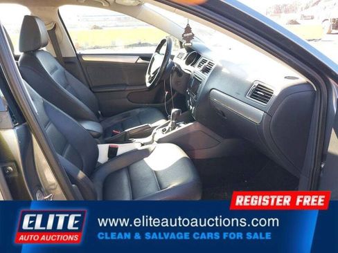 Used 2015 Volkswagen Jetta SE image 9