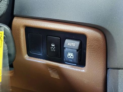 Used 2016 Toyota Sequoia Platinum RWD image 33