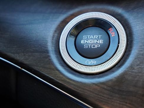 Used 2023 Jeep Grand Cherokee Overland w/ Luxury Tech Group IV image 36