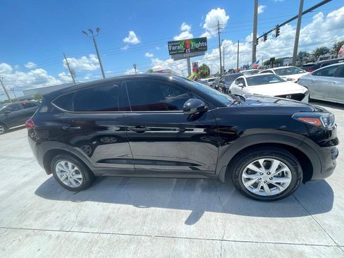 Used 2021 Hyundai Tucson SE AWD/4WD image 3