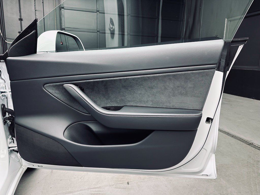 Used 2018 Tesla Model 3 Long Range RWD image 25