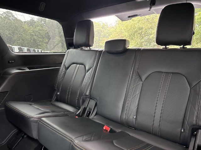 Certified 2024 Ford Expedition Platinum AWD/4WD image 24