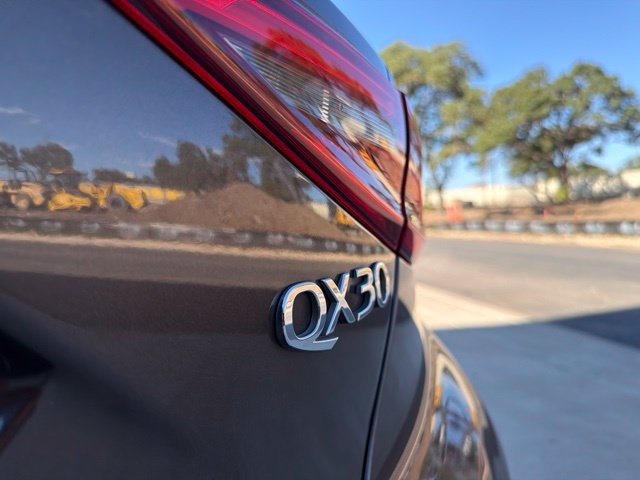 Used 2019 INFINITI QX30 FWD image 13