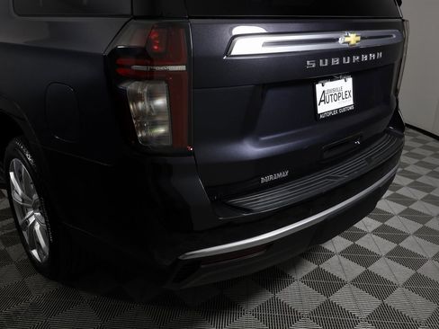 Used 2024 Chevrolet Suburban High Country w/ Advanced Technology Package image 54