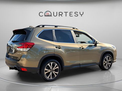 Used 2023 Subaru Forester Limited image 5
