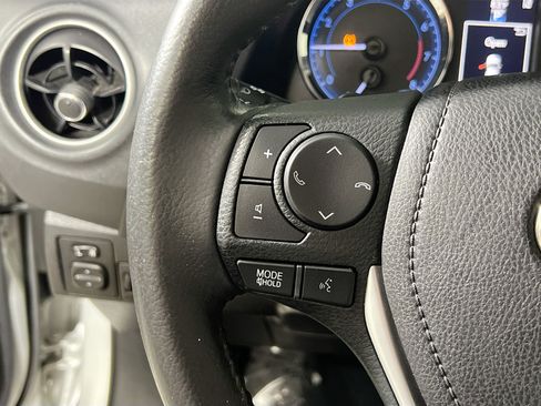 Used 2017 Toyota Corolla SE w/ SE Premium Package FWD image 19