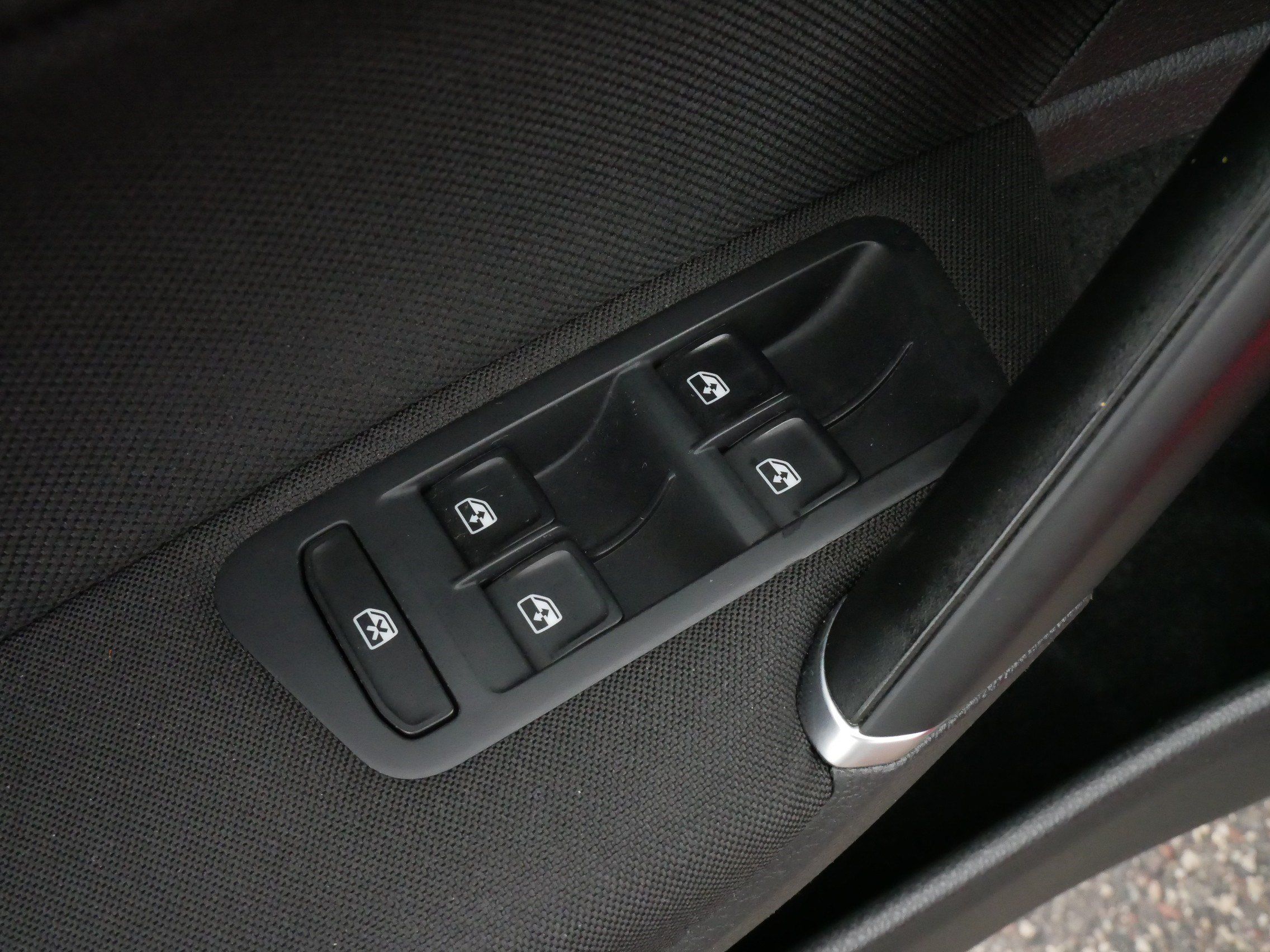 Used 2018 Volkswagen GTI SE FWD image 19