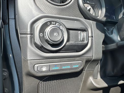 Used 2025 Jeep Wrangler Rubicon image 29