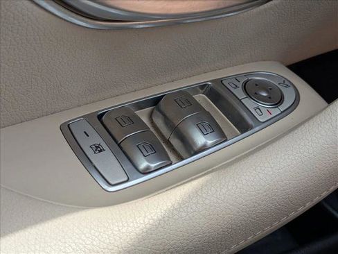 Used 2020 Mercedes-Benz E 350 4MATIC Sedan image 12