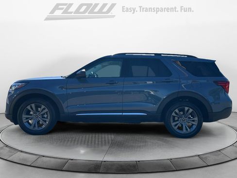 Used 2025 Ford Explorer Active w/ Active Comfort Package image 5