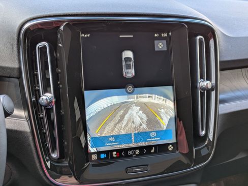 Certified 2023 Volvo C40 P8 Recharge Ultimate w/ Protection Package Premier image 21