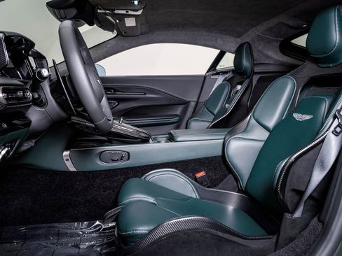 Used 2025 Aston Martin V8 Vantage Roadster RWD image 21