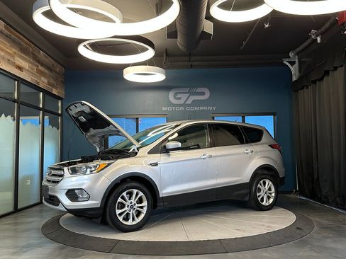 Used 2017 Ford Escape SE w/ SE Cold Weather Package AWD/4WD image 23