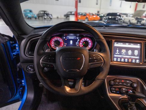 Used 2019 Dodge Challenger R/T w/ Shaker Package RWD image 10