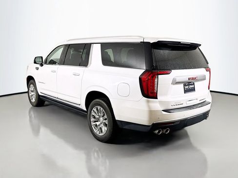 Used 2022 GMC Yukon XL Denali AWD/4WD image 5