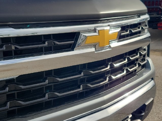 Used 2023 Chevrolet Silverado 1500 LT AWD/4WD image 16