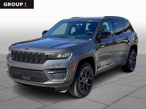 New 2025 Jeep Grand Cherokee Altitude image 1