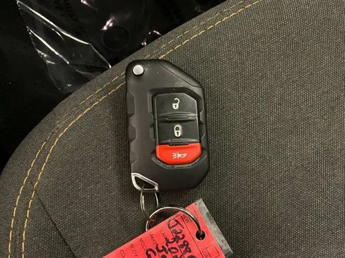 Used 2024 Jeep Gladiator Sport AWD/4WD image 27