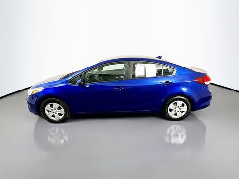 Used 2018 Kia Forte LX image 4