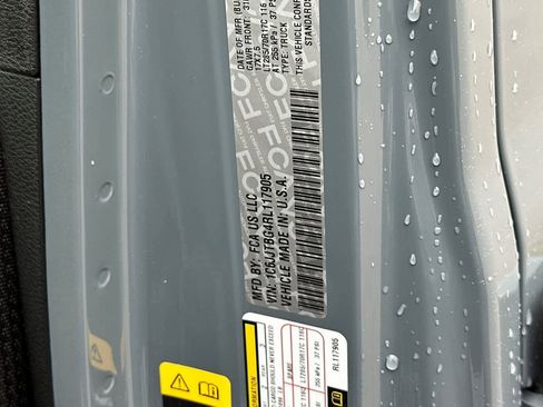 Used 2024 Jeep Gladiator Rubicon image 32