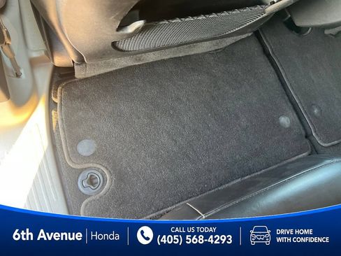 Used 2023 Chrysler Pacifica Touring-L FWD image 21