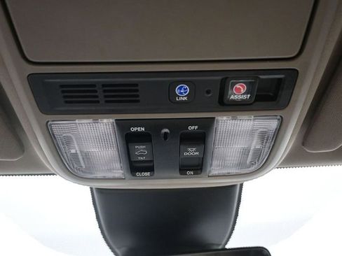 Certified 2024 Honda Odyssey Touring image 24