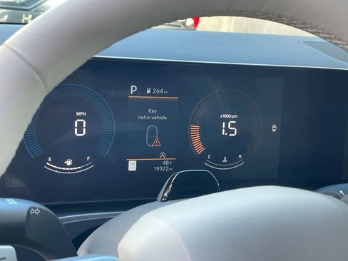 Used 2025 Hyundai Santa Fe SEL image 39