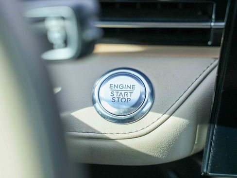 Used 2024 Lincoln Nautilus Reserve w/ Equipment Group 202A image 42