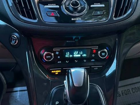 Used 2015 Ford Escape Titanium FWD image 20