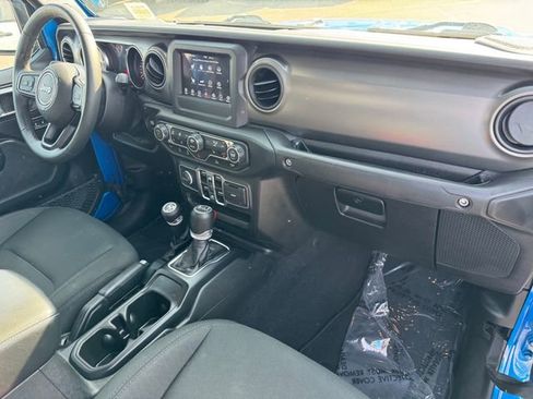 Used 2022 Jeep Gladiator Sport AWD/4WD image 5