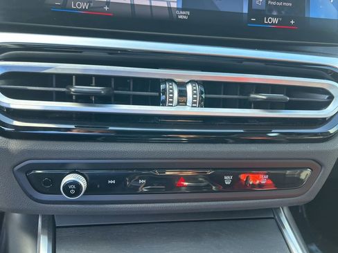 Used 2024 BMW 330i Sedan image 41